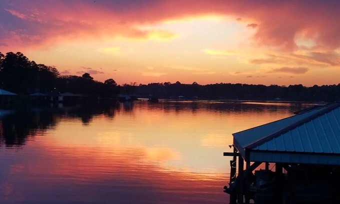 Smith County House | Enchanting Home-Away-From-Home nGreat memories start here!