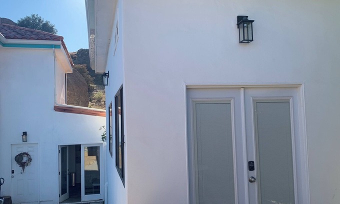 Canoga Park Apartment | Enchanting private studio top of the mountain in Chatsworth