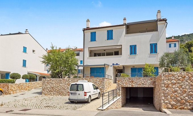 Cres Apartment | Enchanting Summer Apartment with Sea View