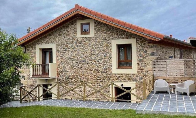 Alfoz de Lloredo Ski Chalet | Encuentra el norte en la "Casa del buen camino"