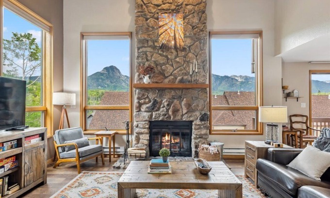 Purgatory Condo | End Unit at Cascade Village - Great Views/EV Charger - 2 Miles to Purg