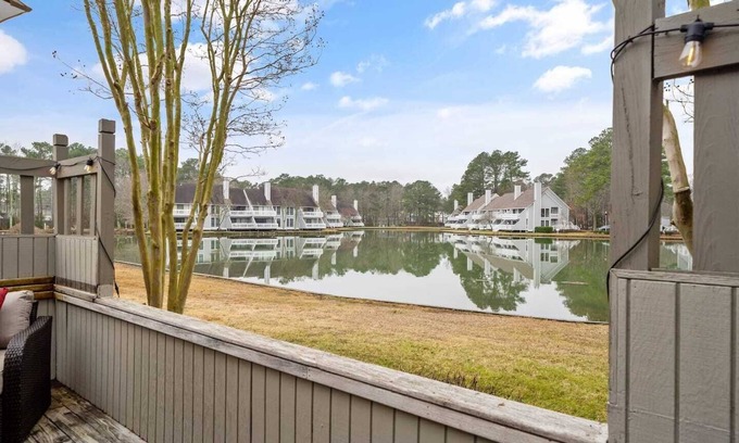 Bethany Beach Condo | End-unit Lakefront 2BR, 2BA renovated