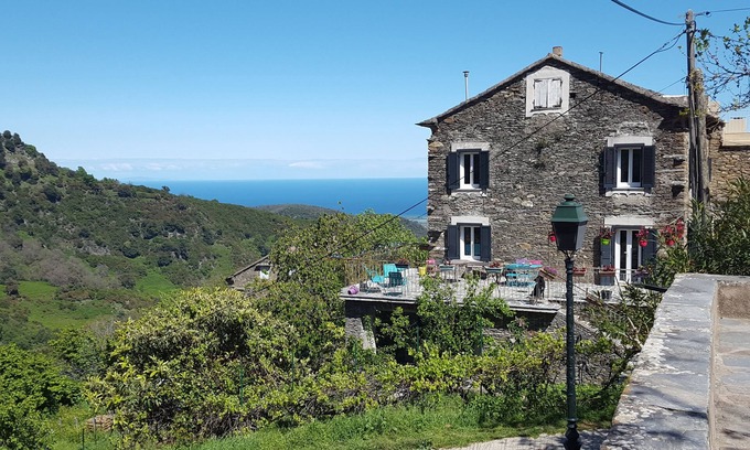 Porri Bed & Breakfast | English Club In Corsica B & B in Porri 1 shared bathroom