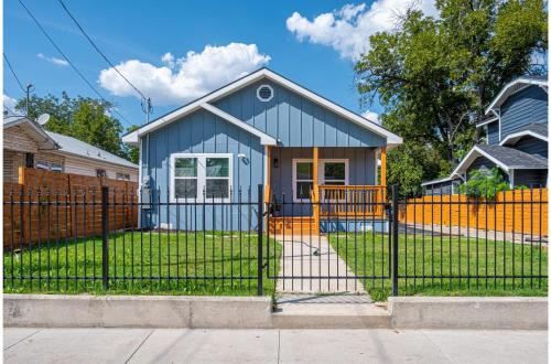 Arena District House | Enjoy 4BR3BA Comfort Convenience Near Downtown