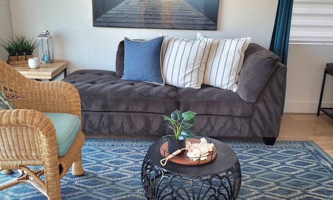 Silver Strand House | Enjoy a 3-bedroom 2 bath vacation home steps to Silver Strand Beach