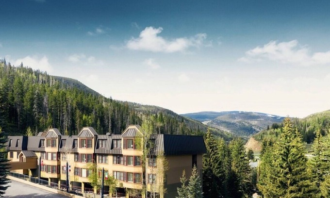 Highland Meadows Condo | Enjoy a 3 Day Fall Weekend -2-bedroom condo at Marriott Resort in charming Vail