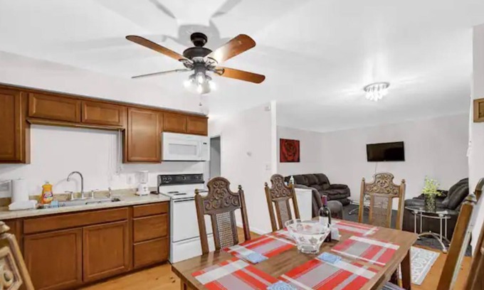 Wheeler House | Enjoy a beautiful & peaceful stay away from home!