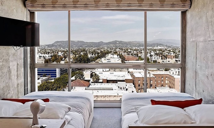 Wilshire Center Hotel | Enjoy a Hassle-Free and Comfortable Stay! Hill View, Near Madison Avenue Park