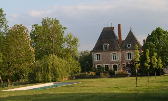 Brinon-sur-Sauldre Other | Enjoy a Louis XIII château with heated pool in Loire Valley at 1h30 from Paris.