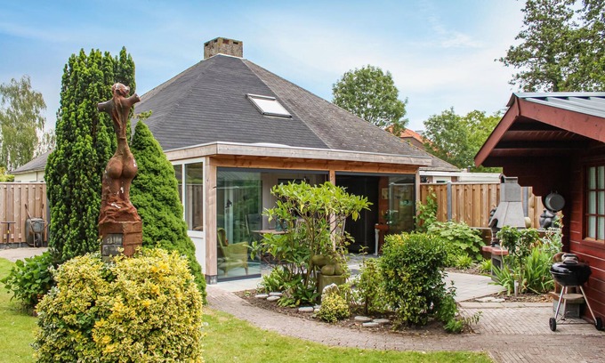 Stavenisse House | Enjoy a nice vacation in this vacation home.