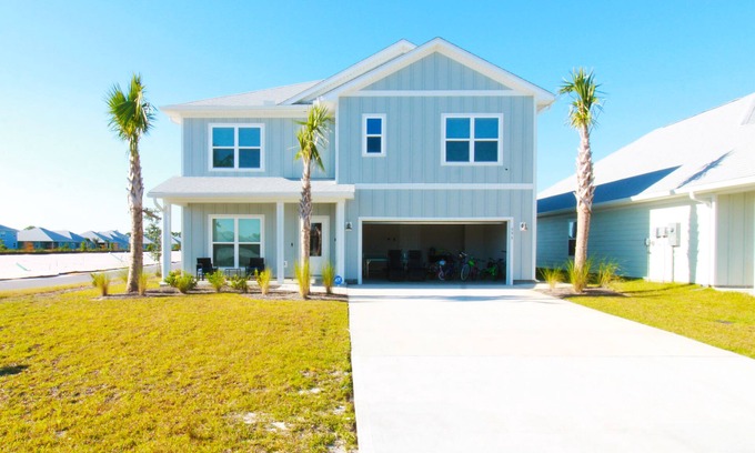 Port St. Joe House | Enjoy a spacious 5-bedroom house all to yourself with easy beach access or Pools