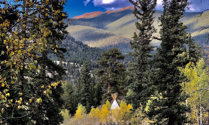 Lake George House | Enjoy a "Weekend in the Wild" in a Conestoga Wagon [1]
