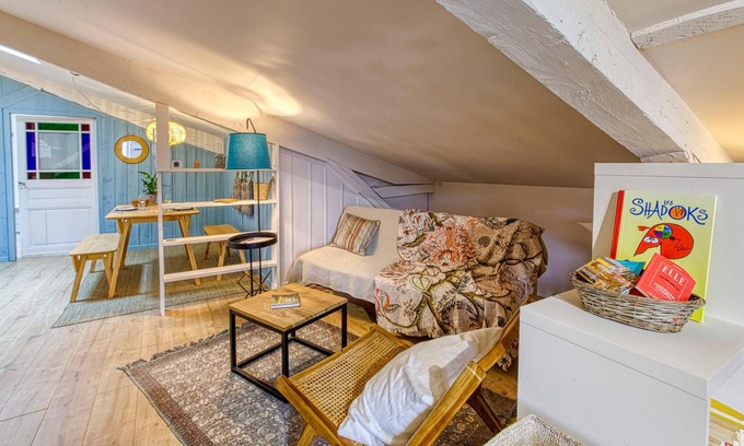 Marssac-sur-Tarn Apartment | Enjoy a wonderful vacation in this charming vacation apartment.