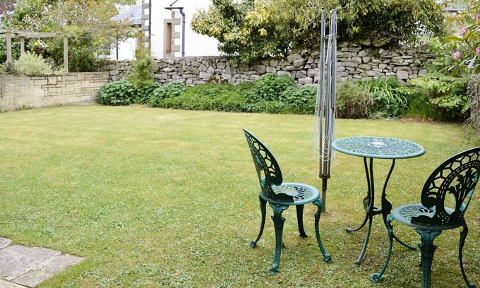 Farlam Cottage | Enjoy a wonderful walk around Talkin Tarn or discover Roman history at Hadrian’s Wall.