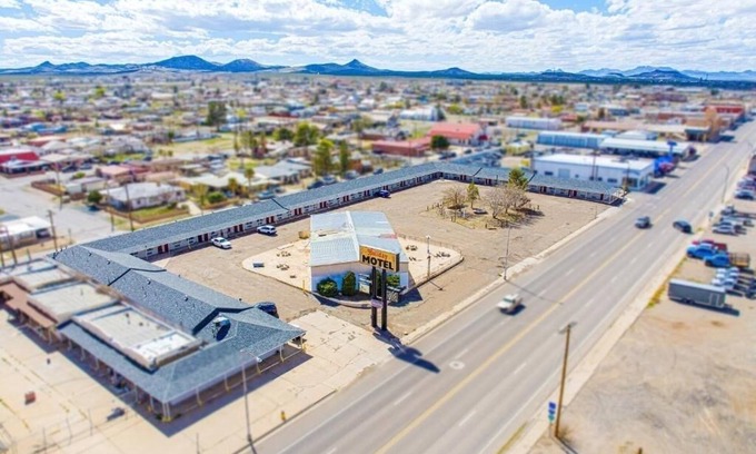 Lordsburg Hotel | Enjoy Free Parking Room Near Lordsburg Museum Exhibits