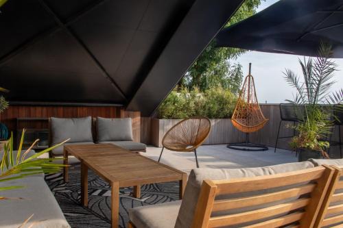 Schellinkhout Apartment | Enjoy Heaven