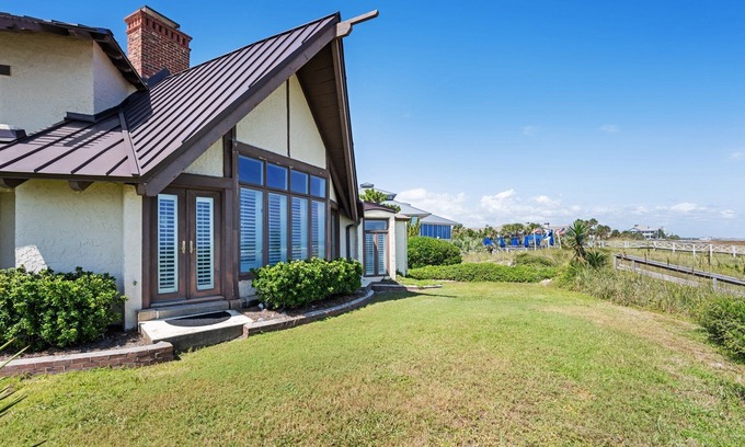 Debordieu Colony Villa | Enjoy listening to the sound of the crashing waves and bird watching