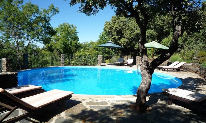 La Taha Apartment | Enjoy nature while staying in a small complex with common pool