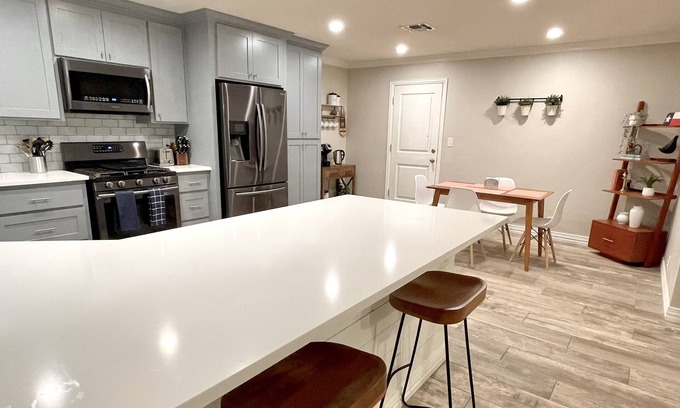 Wichita Falls House | Enjoy our cozy yet modern townhome! 50 amp EV plug in!
