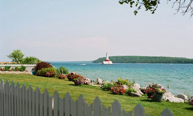 Newark House | Enjoy our perfect location, ideally situated between San Jose