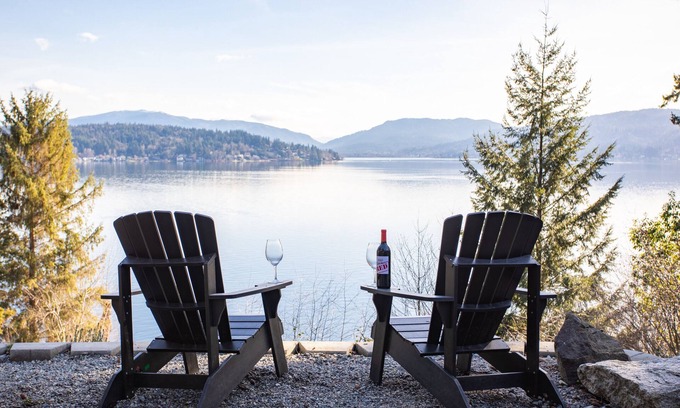 Bellevue House | Enjoy Paradise on Lake Sammamish
