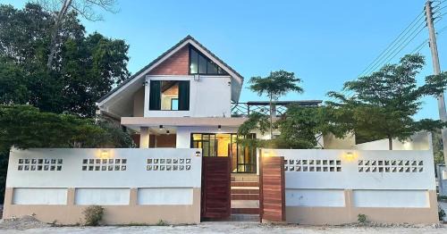 Narathiwat Villa | Enjoy Pool Villa
