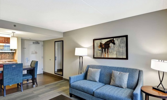 Lexington Hotel | Enjoy Spacious Unit w/Kitchen, BQQ Area & Free Parking | Near Fayette Mall