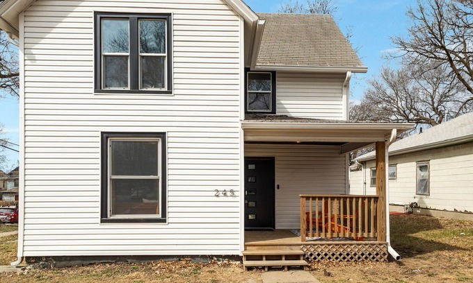 Lincoln House | Enjoyable 4-bedroom house with AC in Lincoln