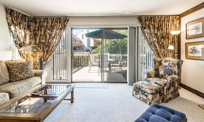 Park Meadows Condo | Enjoyable Park City rental-5 minute walk to the PCMARC center on the free city s