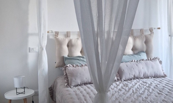 Lovere Apartment | Enrica apartment, elegant, near the lake historic center free parking