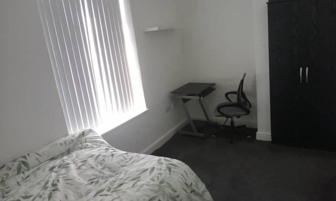Burnley House | Ensuite Double-bed (G3) close to Burnley city centre