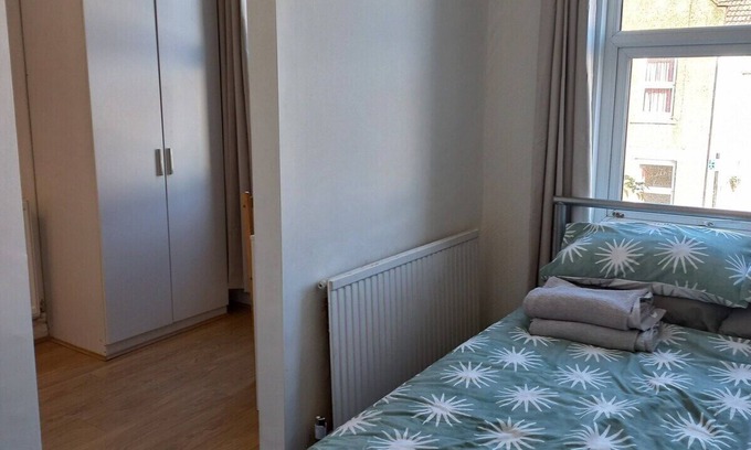 Tottenham House | Ensuite Double Bedroom