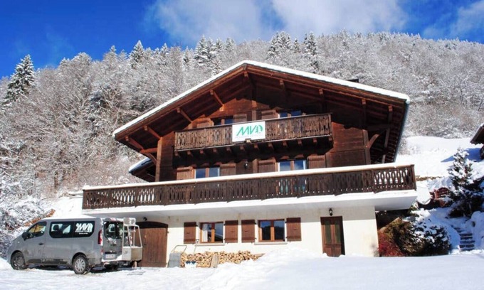 Montriond Ski Chalet | Ensuite rooms , Jacuzzi, storage ideal for ski/VTT ,MULTIPASS