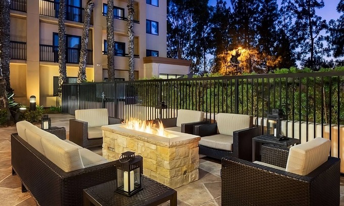 Laguna Hills Hotel | Ensuring a Very Comfortable & Memorable Stay! Near Heisler Park, Pet-Friendly