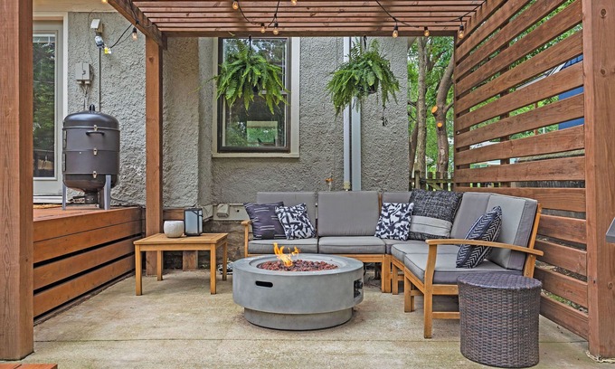 Brookside House | Entertainer - Brookside + Walkable + Firepit