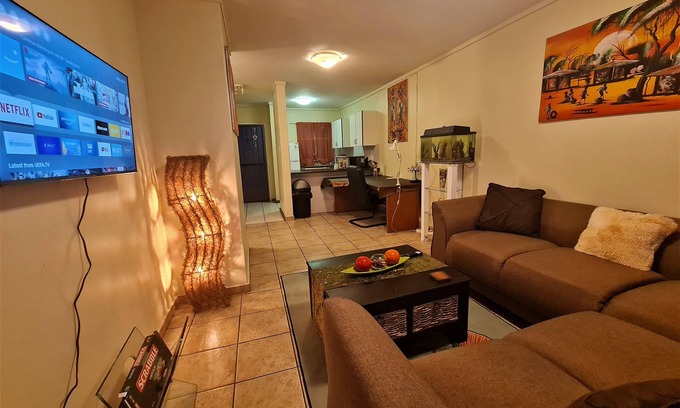 Pretoria Apartment | Entire 2 bed apartment @Menlyn Maine.