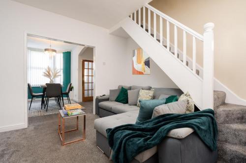 Birkenhead Apartment | Entire 2 Bedroom Apartment-Free Parking & Super fast Internet - Sleeps 6