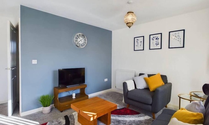 Stafford House | Entire 3-BRHouse in Stafford Parking/wi-fi/netflix