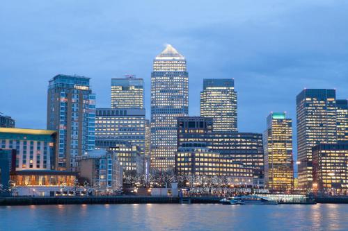 Canary Wharf Apartment | Entire Apartment next to Canary Wharf in London