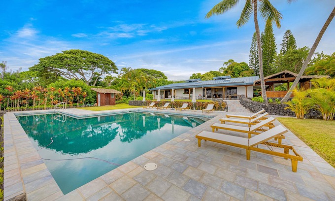 Kalaoa House | Entire Gated Estate w/Lap Pool Ocean View AC in DT Kona