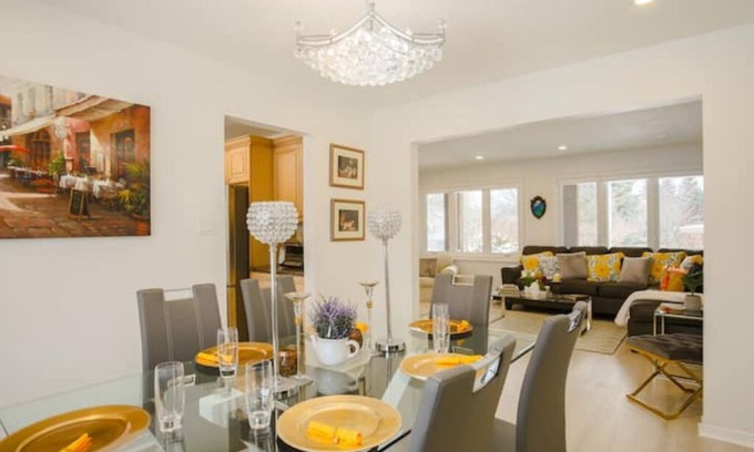 Richmond Hill Apartment | Entire Luxurious Retreat at Villa 6 Bedroom,4 Bath