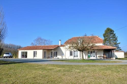 La Celle-sous-Gouzon House | Entre Lot et Dordogne maison 10 personnes avec piscine