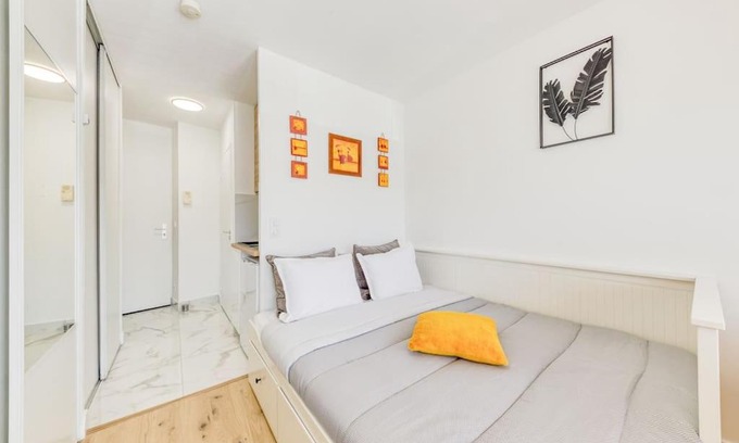 Chaville Apartment | Entre Paris et Versailles