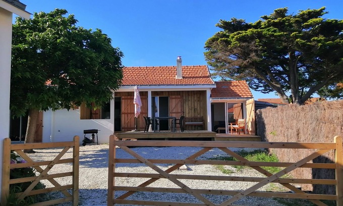 Prefailles House | Eole 2, family home with sea view