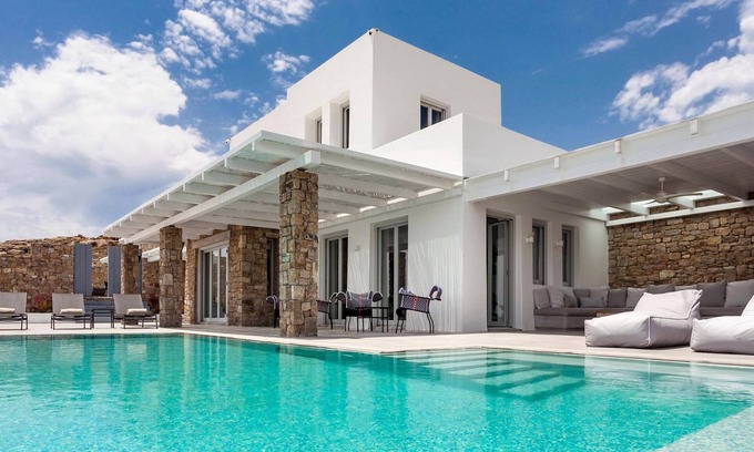 Elia Villa | Epic Twin | Luxurious 14 bedrooms villa for 28.