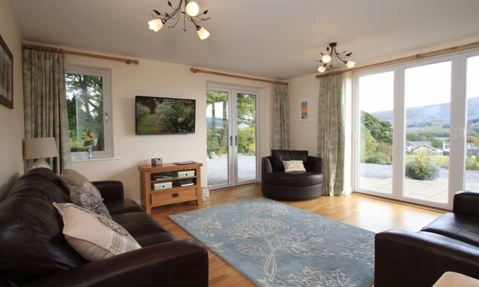Threlkeld Cottage | ERIBEL COTTAGE, pet friendly, luxury holiday cottage in Keswick