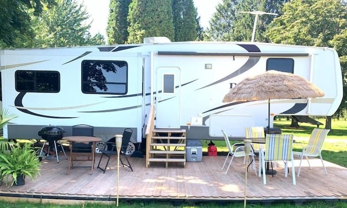 Brockport House | Erie Canal with boat ramp, on golf course