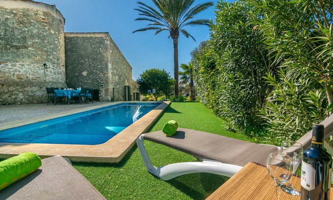 Sineu Villa | ES MOLÍ CAN TORRES - Beautiful town house with private pool in the center of Mallorca. Fr
