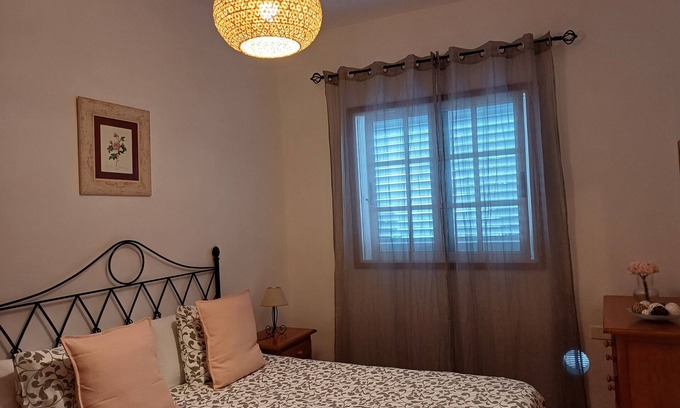 Alojera Apartment | Wonderful views of the sea and the mountains