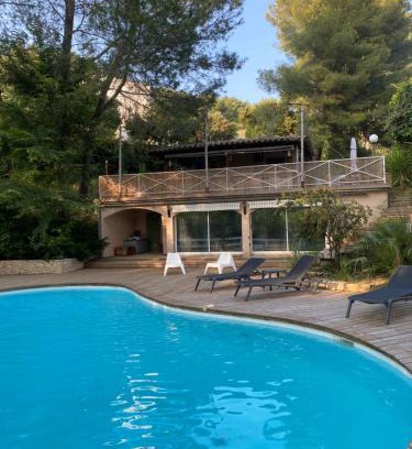 Nages-et-Solorgues House | Escapade en couple piscine privée